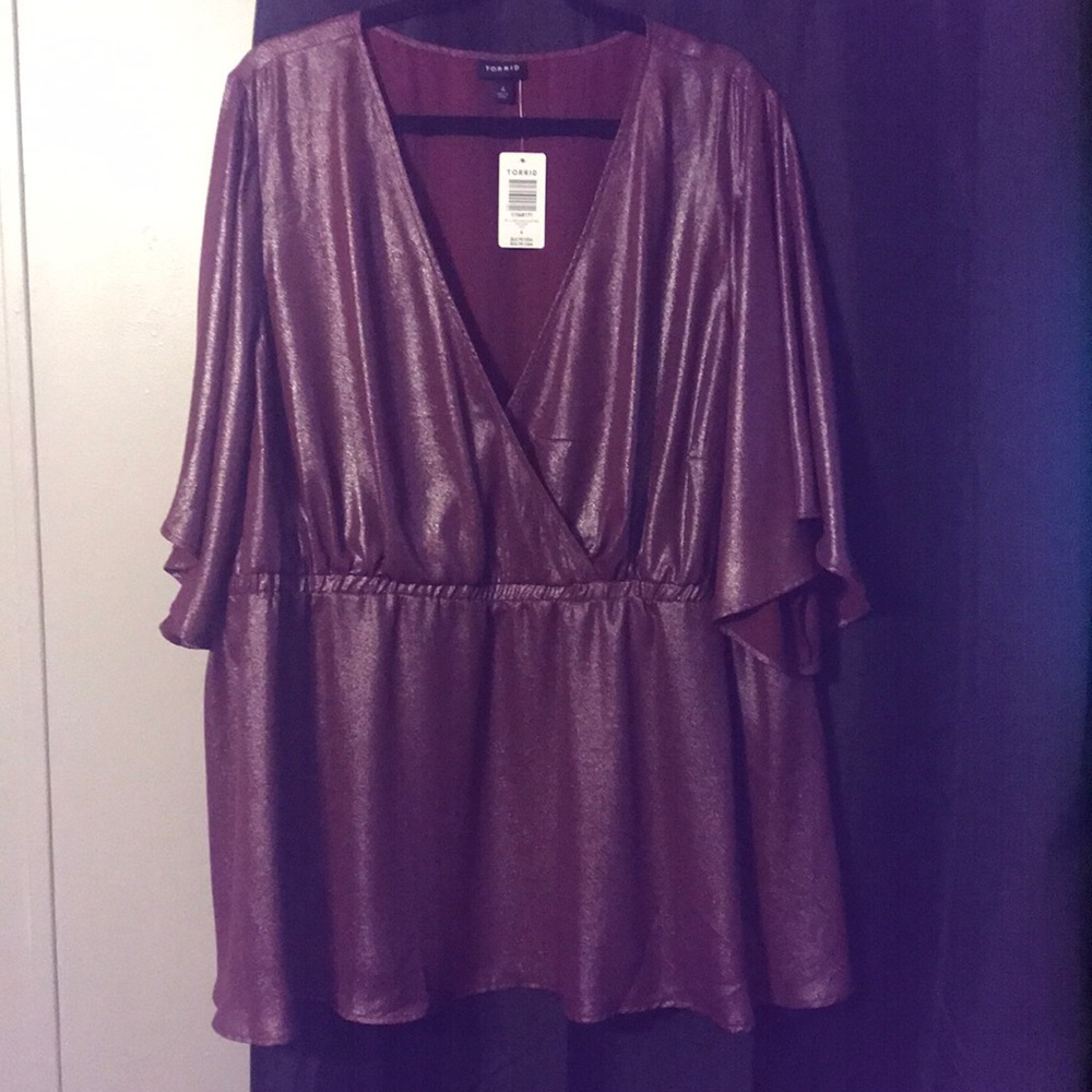 NWT Torrid glittery top